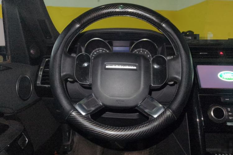 Used Land Rover Discovery 2018 3.0 SC V6 SE Steering Wheel