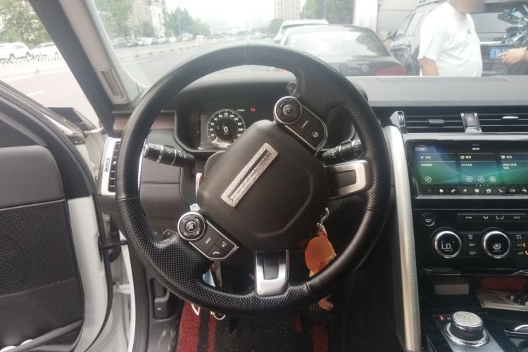 Used Land Rover Discovery 2018 3.0 SC V6 HSE Steering Wheel