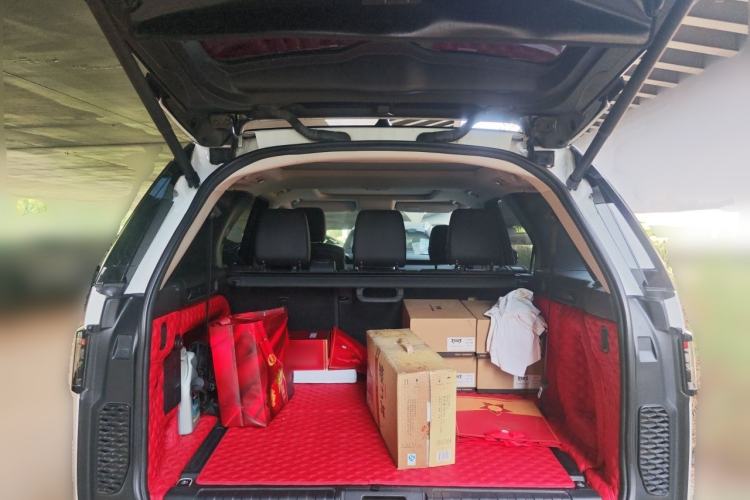 Used Land Rover Discovery 2018 2.0T SE Trunk