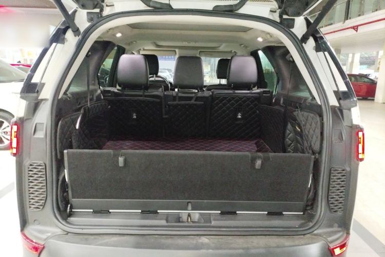 Used Land Rover Discovery 2018 5th Generation 2.0T SE Trunk
