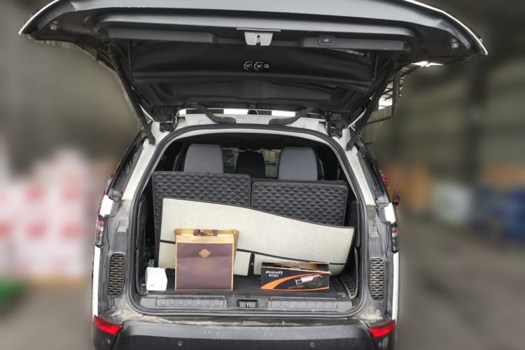 Used Land Rover Discovery 2018 3.0 SC V6 SE Trunk