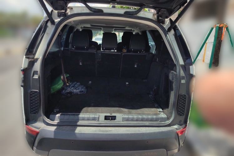 Used Land Rover Discovery 2018 2.0T SE Trunk