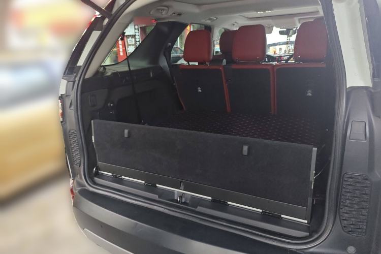 Used Land Rover Discovery 2018 3.0 SC V6 HSE Trunk