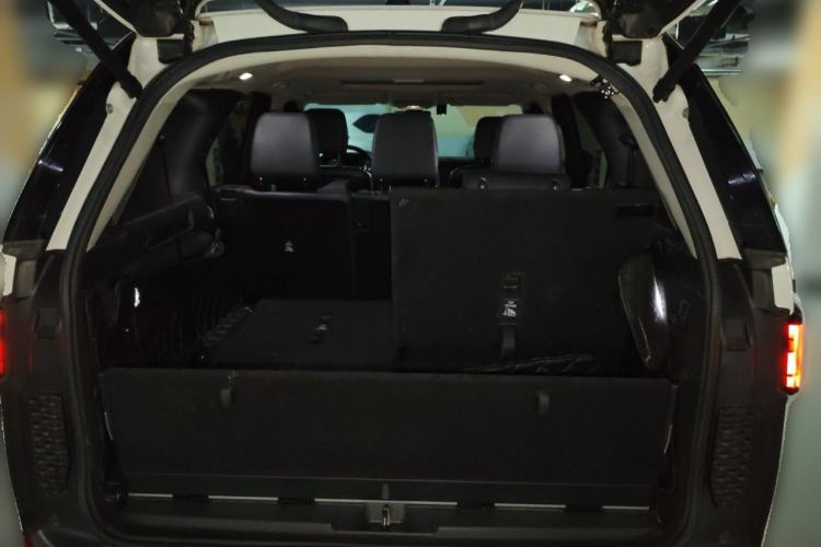 Used Land Rover Discovery  Trunk