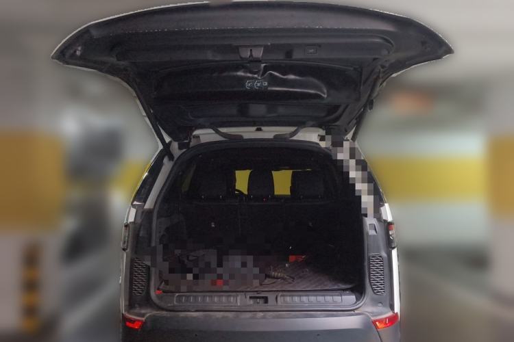 Used Land Rover Discovery 2018 3.0 SC V6 SE Trunk