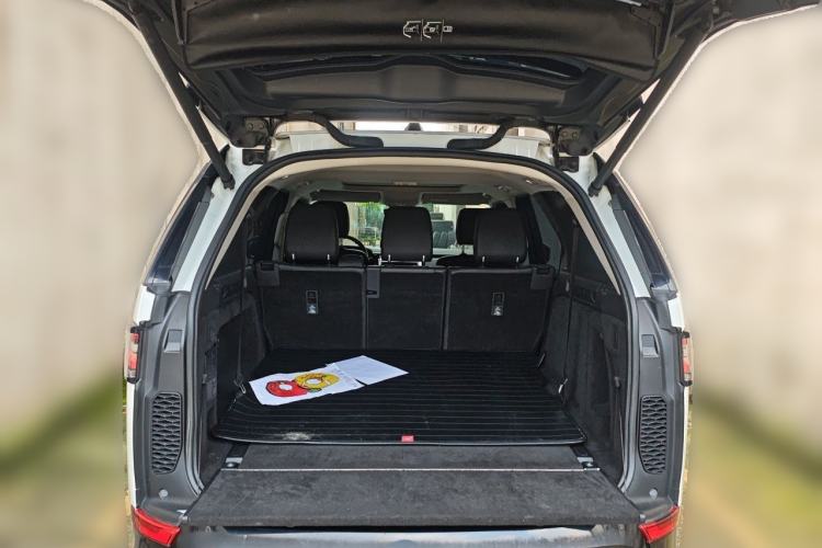 Used Land Rover Discovery 2018 3.0 SC V6 HSE Trunk