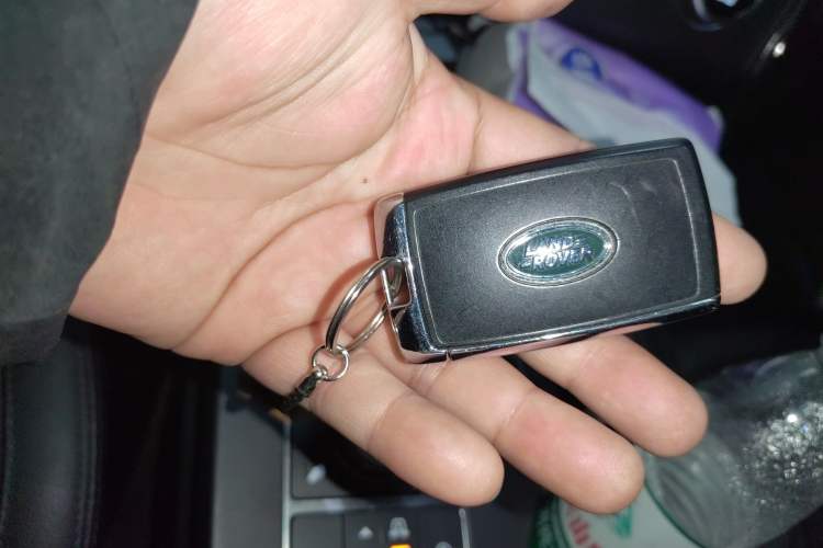 Used Land Rover Discovery 2018 3.0 SC V6 SE Vehicle Key