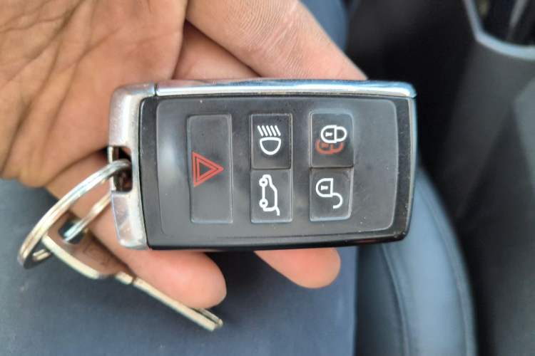 Used Land Rover Discovery 2018 2.0T SE Vehicle Key