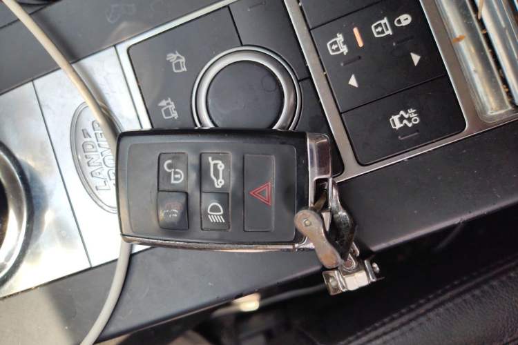 Used Land Rover Discovery 2018 2.0T SE Vehicle Key
