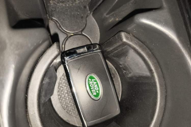 Used Land Rover Discovery 2018 3.0 SC V6 HSE Vehicle Key