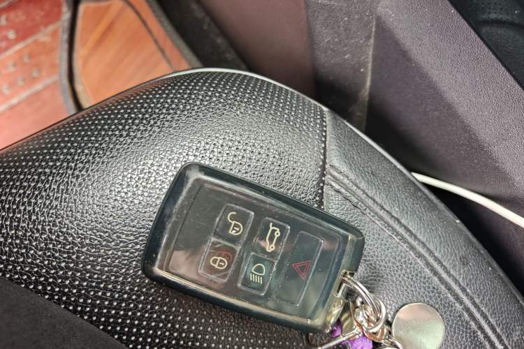 Used Land Rover Discovery 2018 2.0T SE Vehicle Key