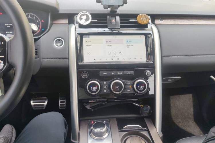 Used Land Rover Discovery 2019 2.0T HSE Audio And AC Panel