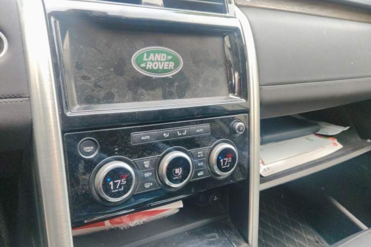 Used Land Rover Discovery 2019 3.0 SC V6 HSE Audio And AC Panel