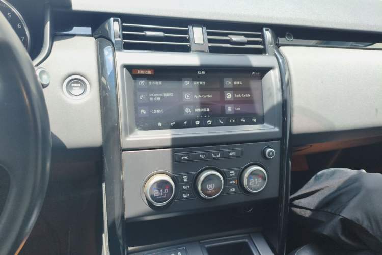 Used Land Rover Discovery 2019 3.0 SC V6 SE Audio And AC Panel