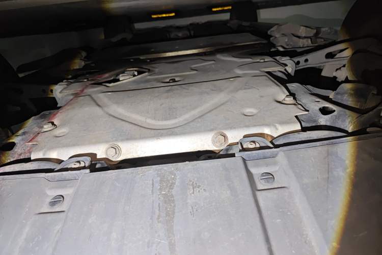 Used Land Rover Discovery 2019 2.0T SE Chassis Front