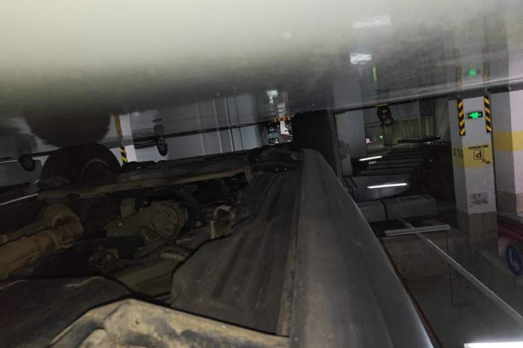 Used Land Rover Discovery 2019 2.0T SE Chassis Rear Left
