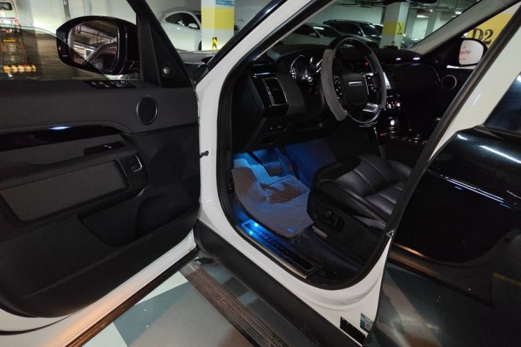 Used Land Rover Discovery 2019 2.0T SE Driver Seat
