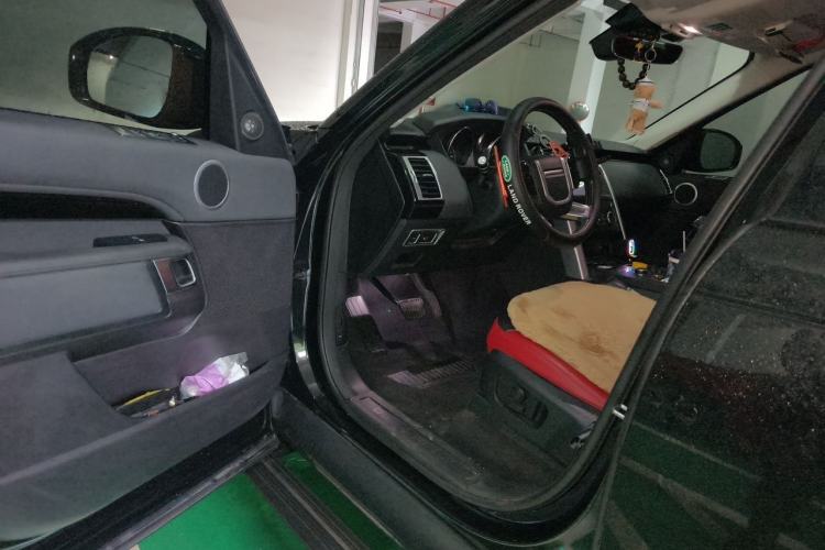 Used Land Rover Discovery 2019 3.0 SC V6 SE Driver Seat