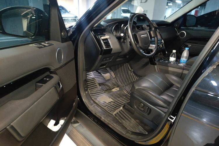 Used Land Rover Discovery 2019 3.0 SC V6 SE Driver Seat
