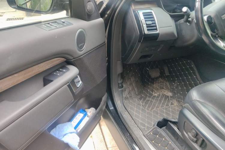 Used Land Rover Discovery 2019 3.0 SC V6 HSE Driver Seat
