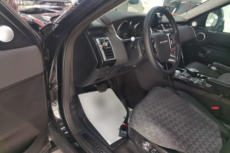 Used Land Rover Discovery 2019 2.0T SE Driver Seat