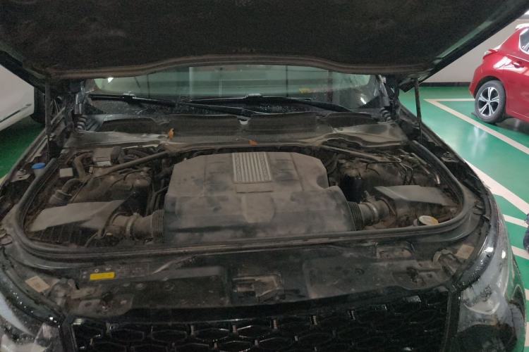 Used Land Rover Discovery 2019 3.0 SC V6 SE Engine Bay