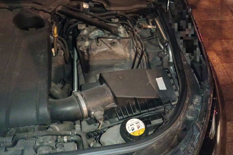 Used Land Rover Discovery 2019 2.0T HSE Engine Bay Left