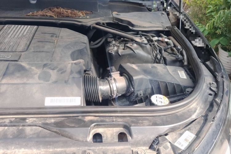 Used Land Rover Discovery 2019 3.0 SC V6 HSE Engine Bay Left