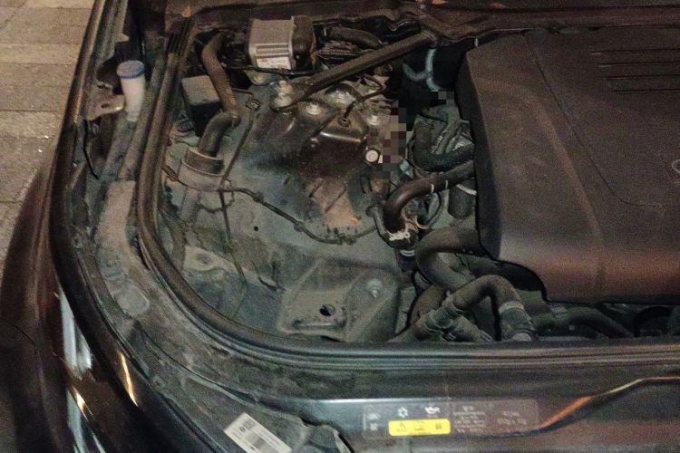 Used Land Rover Discovery 2019 2.0T HSE Engine Bay Right