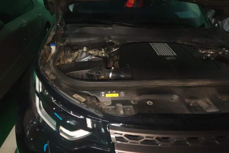 Used Land Rover Discovery 2019 3.0 SC V6 SE Engine Bay Right