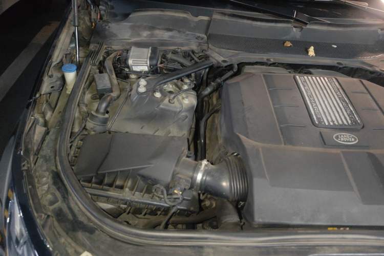 Used Land Rover Discovery 2019 3.0 SC V6 SE Engine Bay Right