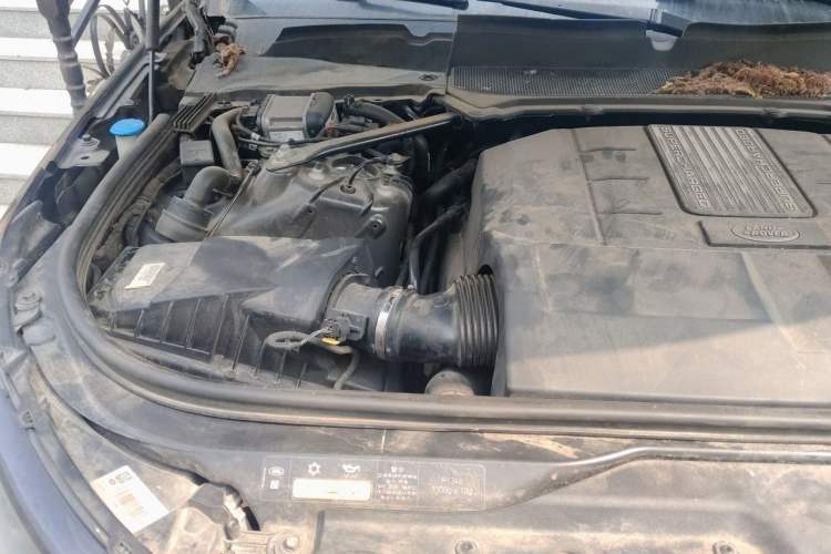Used Land Rover Discovery 2019 3.0 SC V6 HSE Engine Bay Right