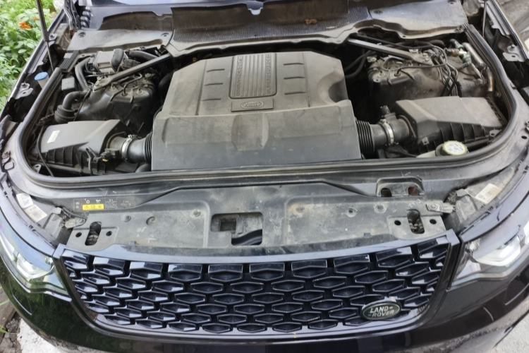 Used Land Rover Discovery 2019 3.0 SC V6 SE Engine Bay