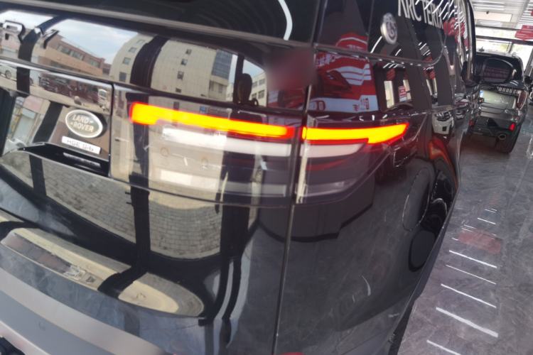 Used Land Rover Discovery 2019 2.0T SE Exterior 2