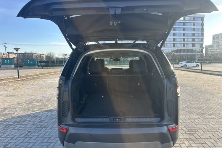 Used Land Rover Discovery 2019 3.0 SC V6 SE Exterior 4