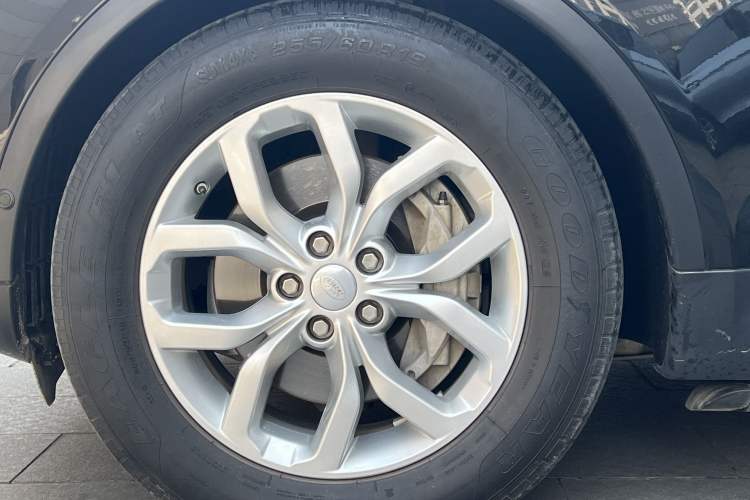 Used Land Rover Discovery 2019 3.0 SC V6 SE Exterior 6