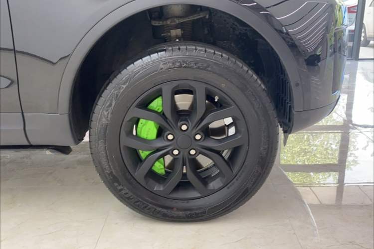 Used Land Rover Discovery 2019 3.0 SC V6 SE Exterior 8