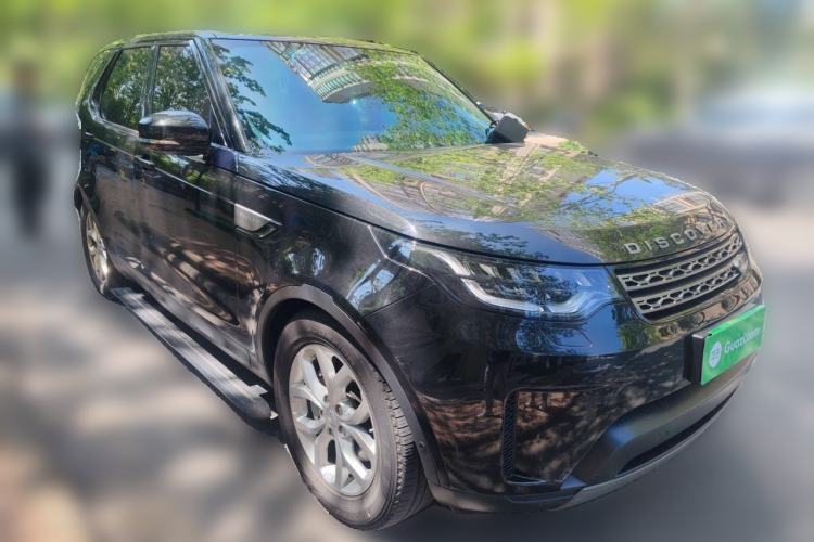 Used Land Rover Discovery 2019 3.0 SC V6 SE Front Right 45 Deg