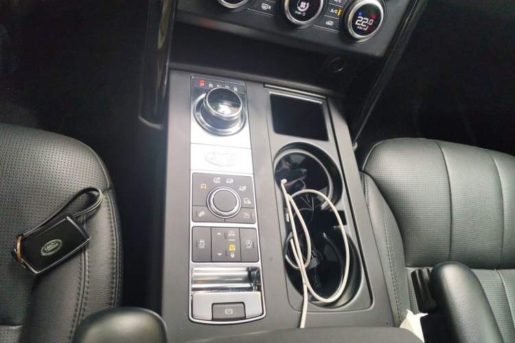 Used Land Rover Discovery 2019 3.0 SC V6 SE Gear Lever