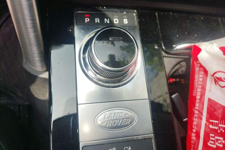 Used Land Rover Discovery 2019 2.0T HSE Gear Lever