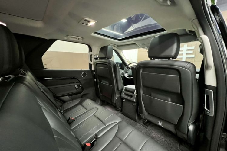 Used Land Rover Discovery 2019 3.0 SC V6 SE Headliner
