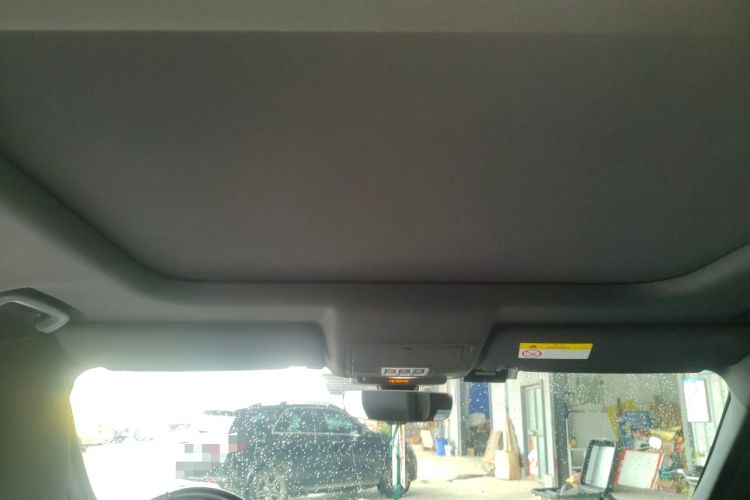 Used Land Rover Discovery 2019 2.0T SE Headliner