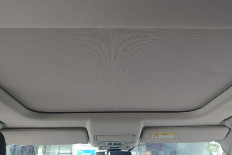 Used Land Rover Discovery 2019 3.0 SC V6 SE Headliner