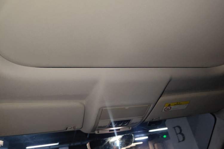 Used Land Rover Discovery 2019 3.0 SC V6 SE Headliner
