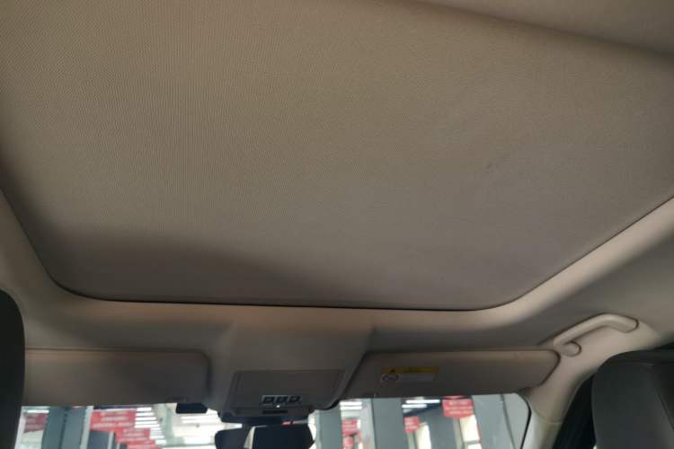 Used Land Rover Discovery 2019 2.0T SE Headliner