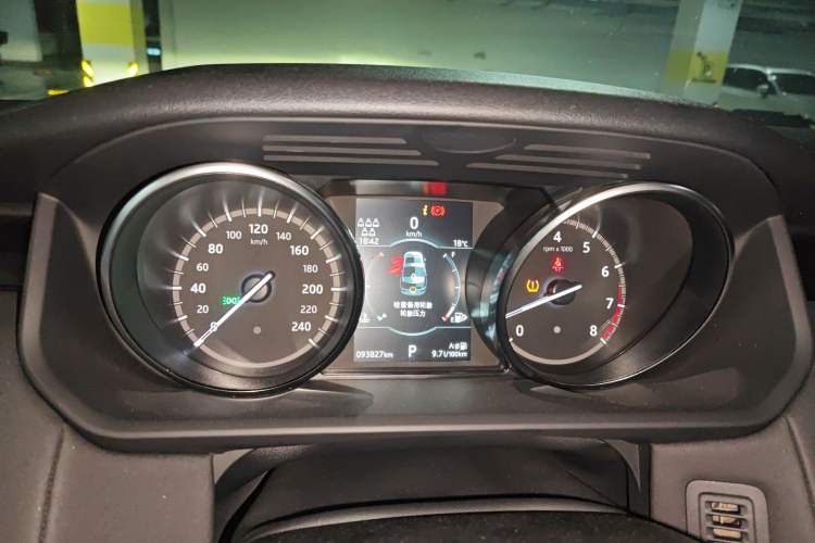 Used Land Rover Discovery 2019 2.0T SE Instrument Cluster