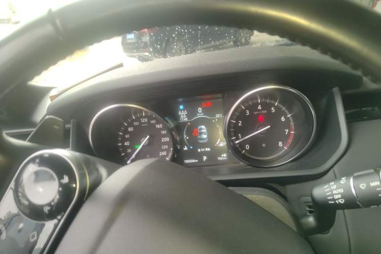 Used Land Rover Discovery 2019 2.0T SE Instrument Cluster