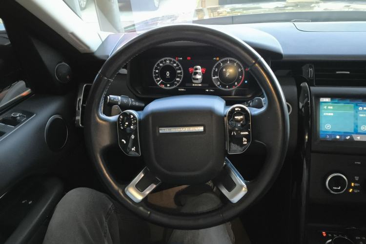 Used Land Rover Discovery 2019 3.0 SC V6 SE Interior 2