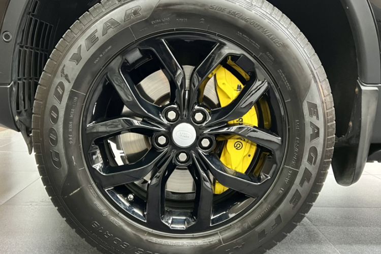 Used Land Rover Discovery 2019 3.0 SC V6 SE Interior 6