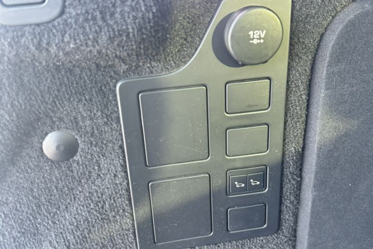 Used Land Rover Discovery 2019 3.0 SC V6 SE Interior 8